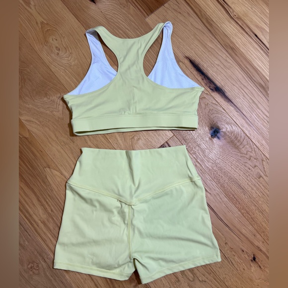 Matching Yellow Activewear Set - Picture 3 of 4